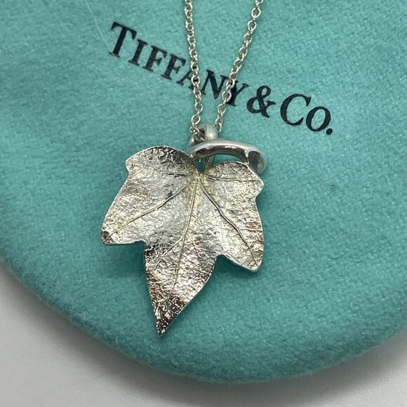 Tiffany & Co. Vintage Ivy Maple Leaf Pendant Necklace Silver 16" w/ Pouch - Picture 2 of 8